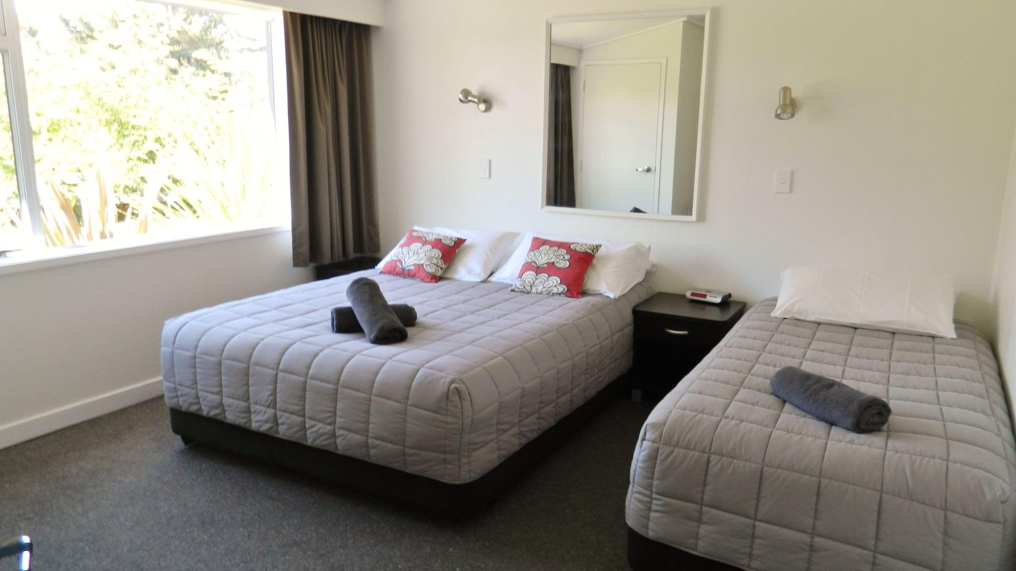Taupo Debretts Spa Resort Luaran gambar A typical motel room in New Zealand