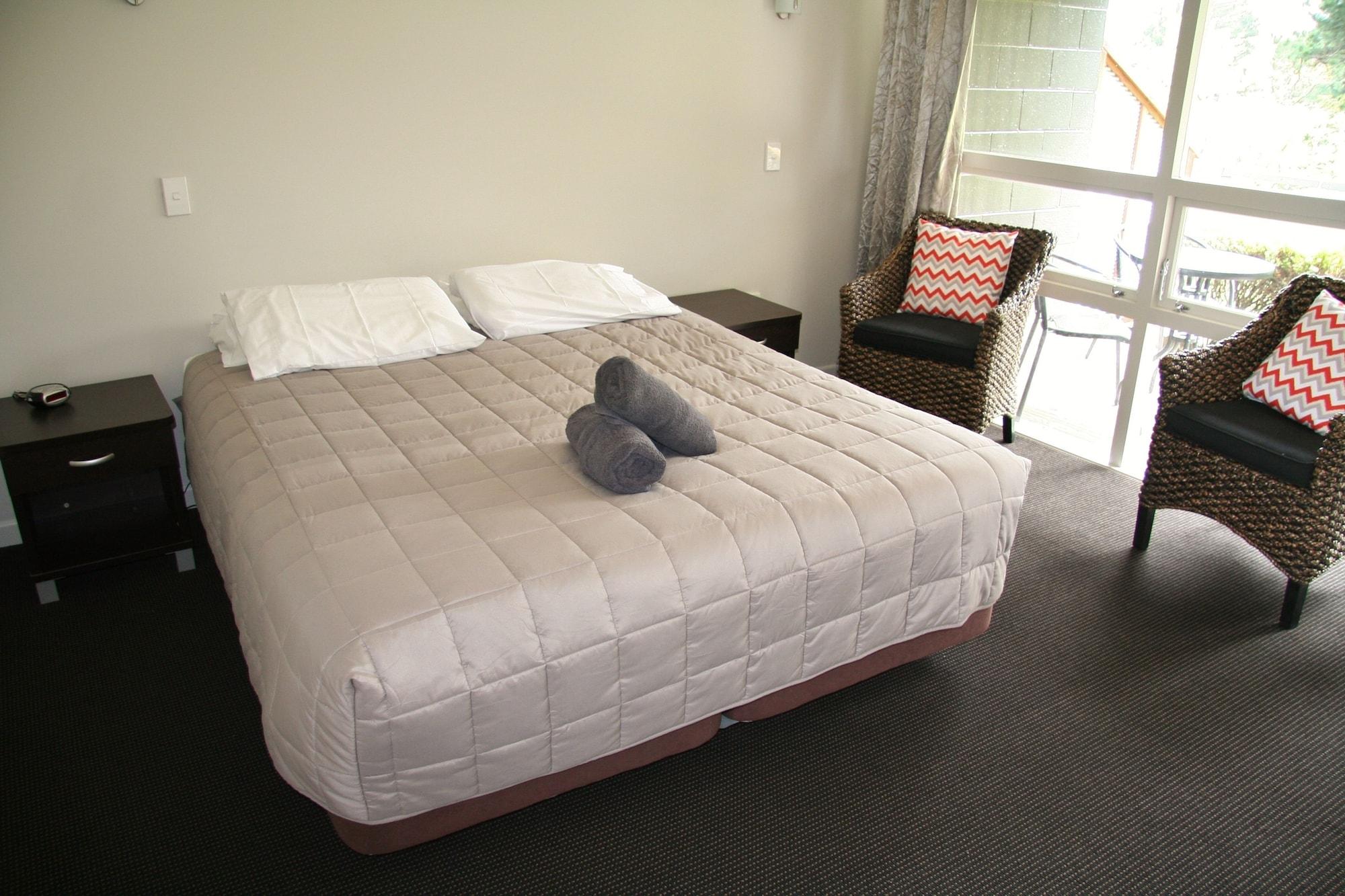 Taupo Debretts Spa Resort Luaran gambar A studio room at a motel